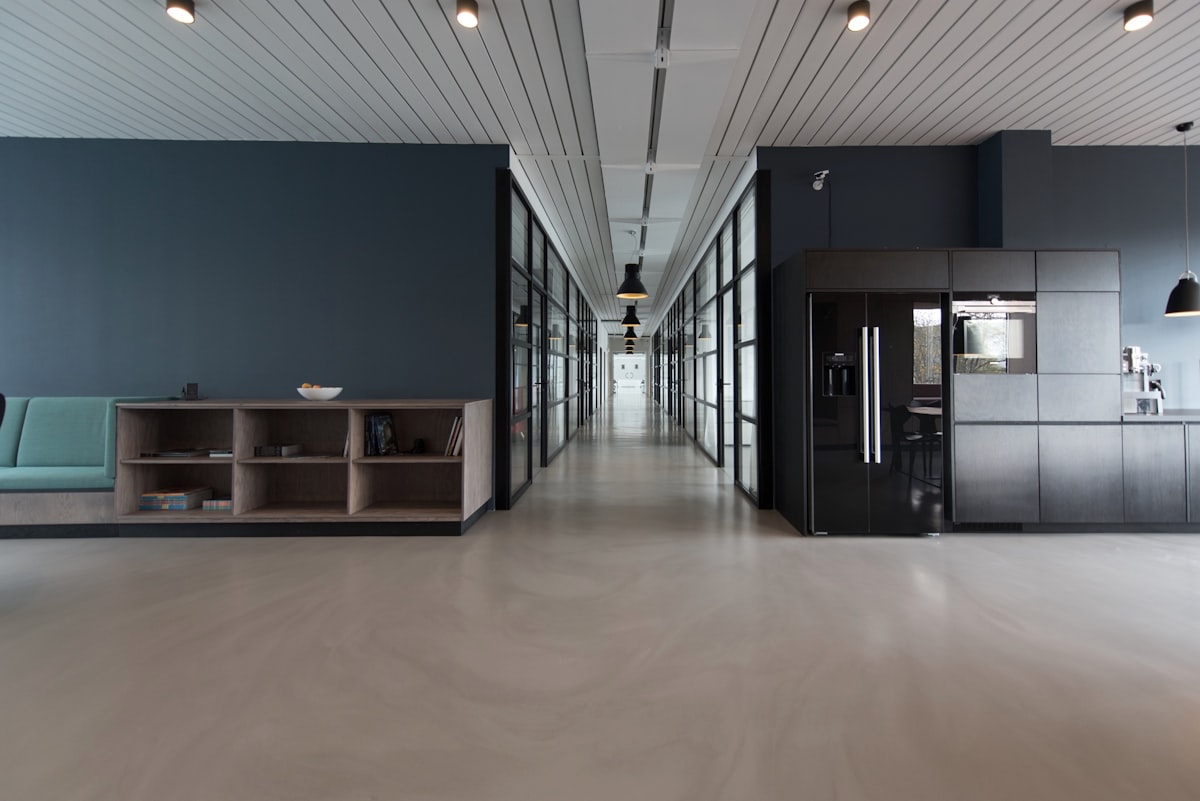 Modern kantoorinterieur met comfortabel binnenklimaat